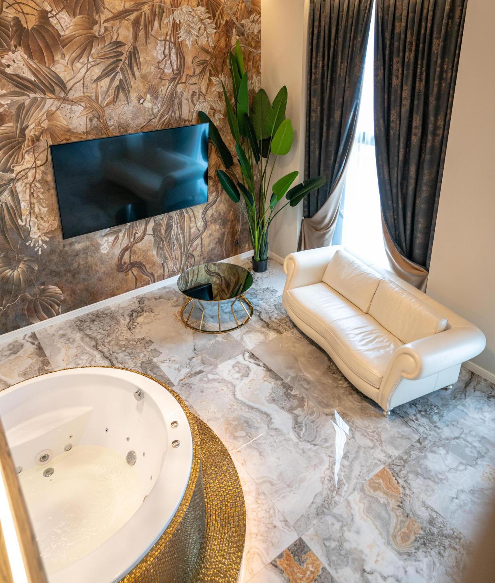 Jacuzzi Exotica Apartment Klaipėda Exterior foto
